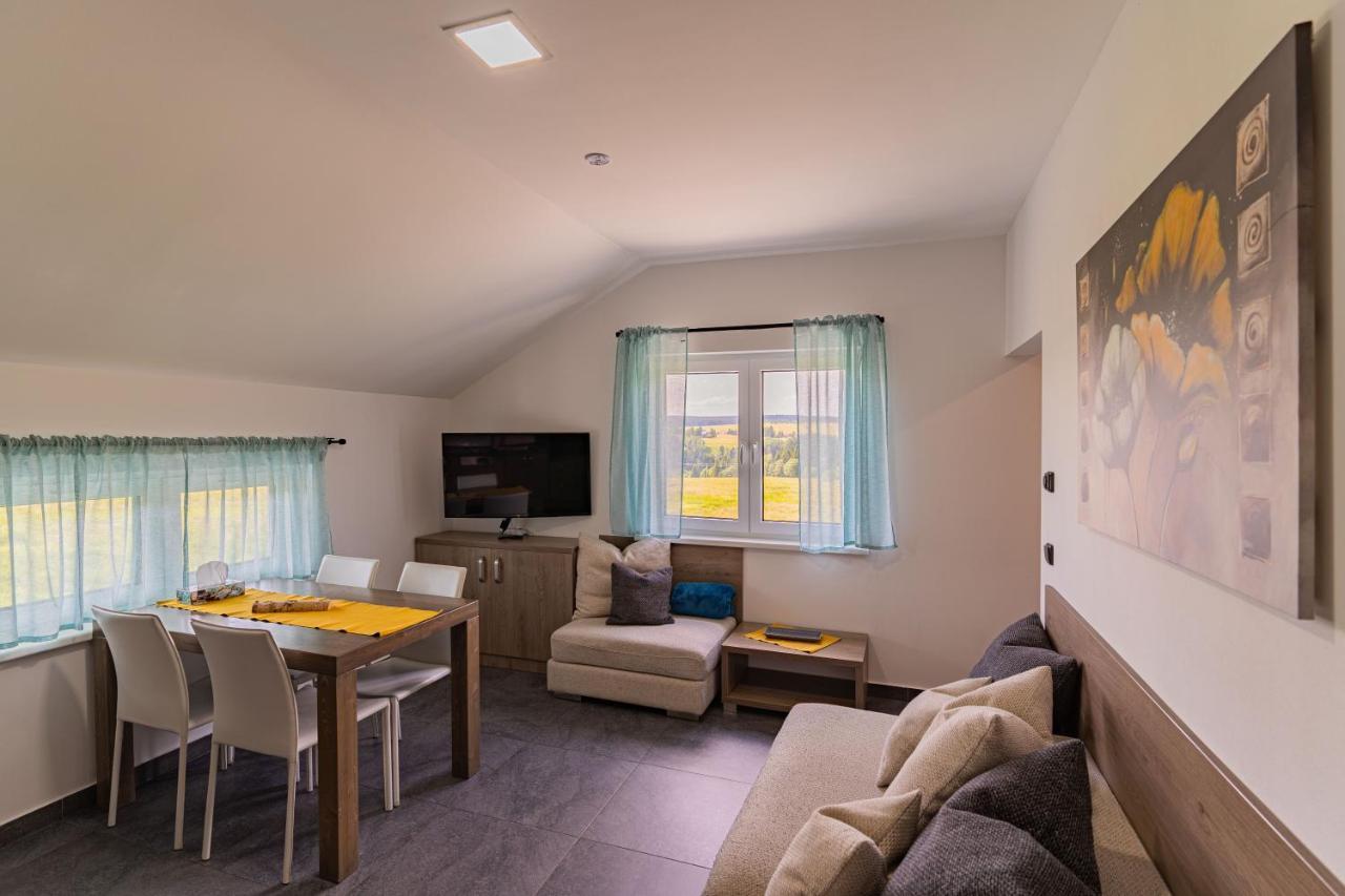 אברטאמי Apartmany Pod Sjezdovkou מראה חיצוני תמונה